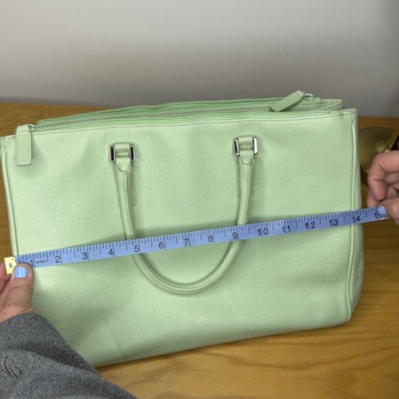 Levenger Pastel Green Pebble Leather Luxury Shoulder Handbag Purse - Picture 3 of 14